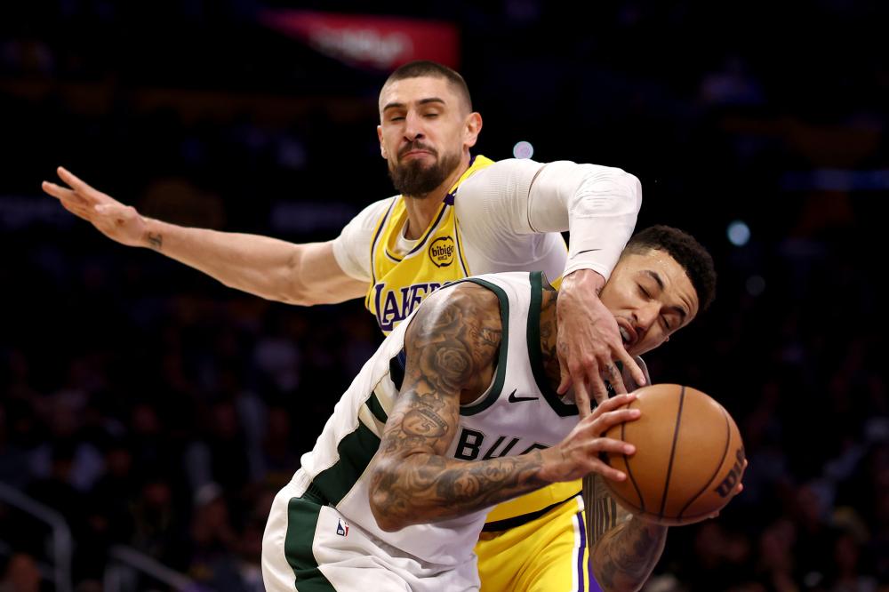 他的持球推 他的持球推