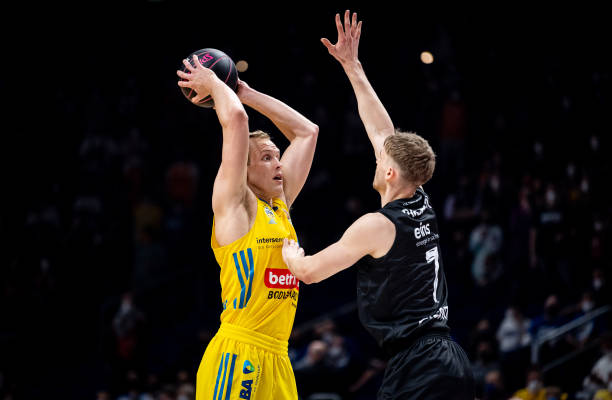 让观众大饱 让观众大饱